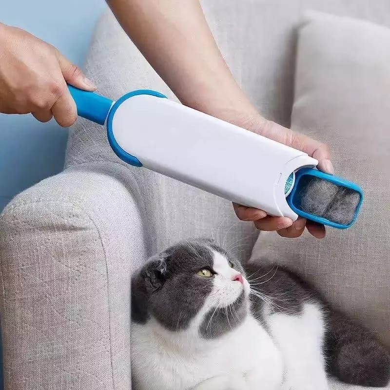 Reusable pet hair remover brush with its self-cleaning base.